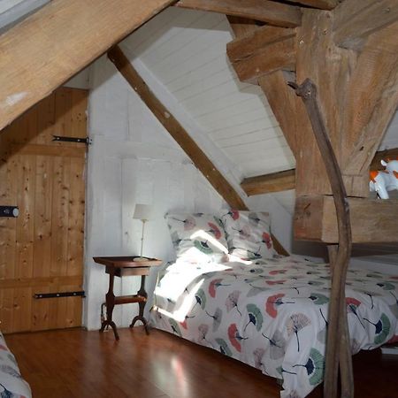 Room In Guest Room - Maison Lamerique Welcome You To One Of Their Room Dogs Are Also Welcomed Saint-Jean-le-Blanc Exterior photo