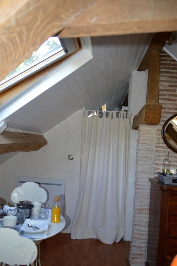 Room In Guest Room - Maison Lamerique Welcome You To One Of Their Room Dogs Are Also Welcomed Saint-Jean-le-Blanc Exterior photo