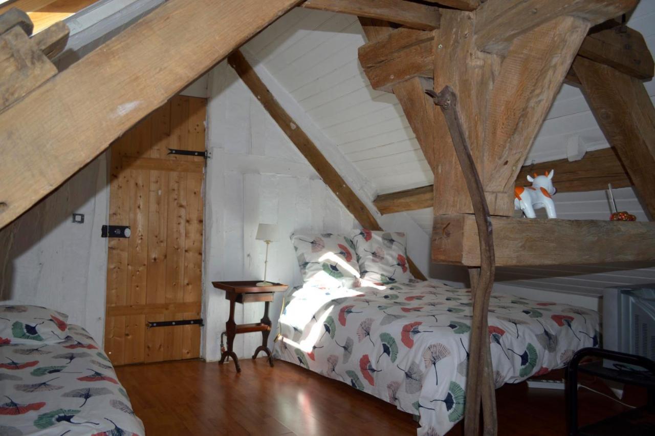 Room In Guest Room - Maison Lamerique Welcome You To One Of Their Room Dogs Are Also Welcomed Saint-Jean-le-Blanc Exterior photo